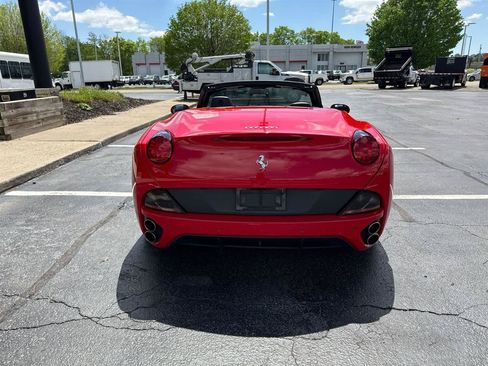 Used 2013 Ferrari California RWD image 7