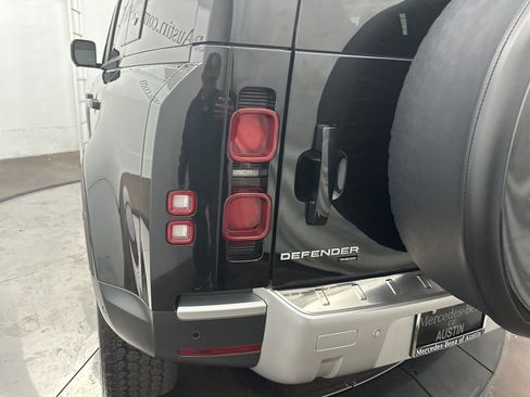 Used 2021 Land Rover Defender 110 SE image 26