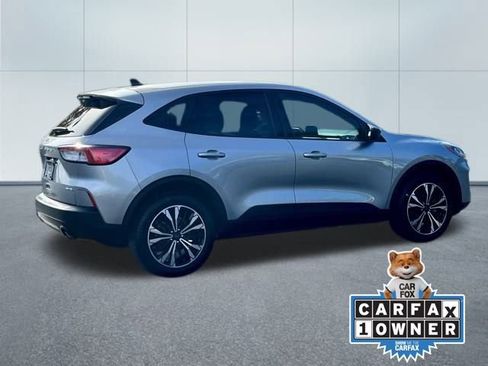 Used 2022 Ford Escape SE w/ SE Sport Appearance Package image 17