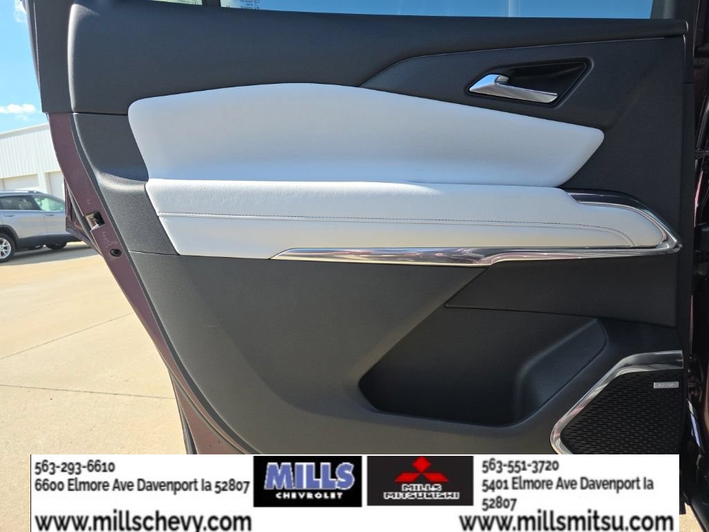 Used 2026 Chevrolet Traverse High Country w/ LPO, Floor Liner Package FWD image 17
