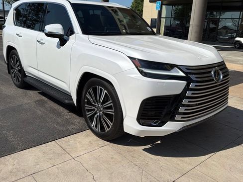 Used 2026 Lexus LX 600 4WD w/ Accessory Package (2T) image 7