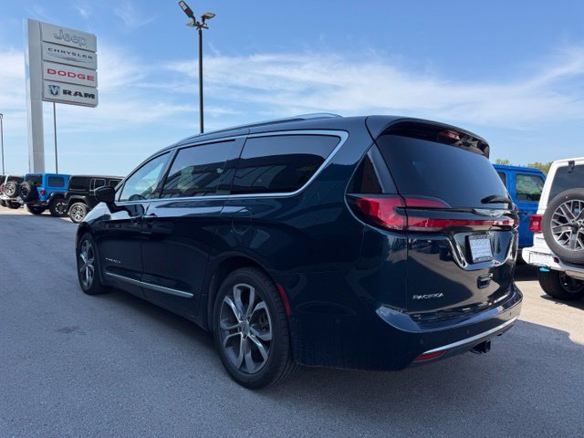 Used 2022 Chrysler Pacifica Pinnacle FWD image 5