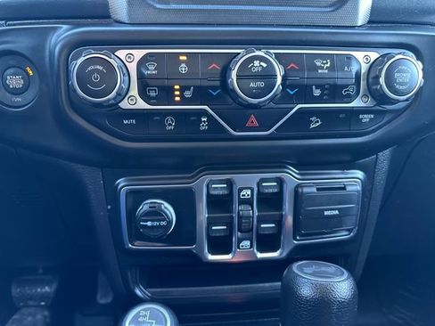 Used 2021 Jeep Wrangler Unlimited Sport image 15