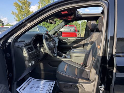 Used 2024 GMC Yukon AT4 w/ AT4 Premium Plus Package AWD/4WD image 7