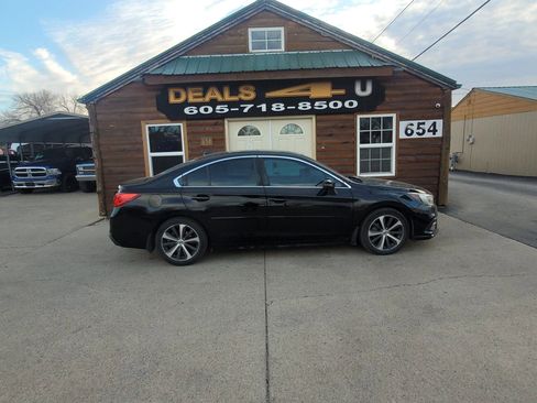 Used 2018 Subaru Legacy 3.6R Limited image 2