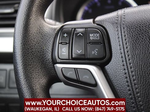 Used 2019 Toyota Highlander AWD V6 image 29