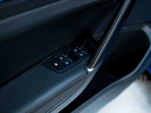 Used 2018 Volkswagen Golf R 4-Door image 35