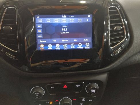 Used 2019 Jeep Compass Latitude FWD image 25
