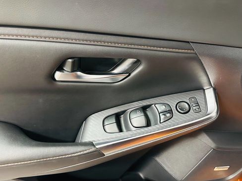 Used 2023 Nissan Sentra SR w/ SR Premium Package image 26