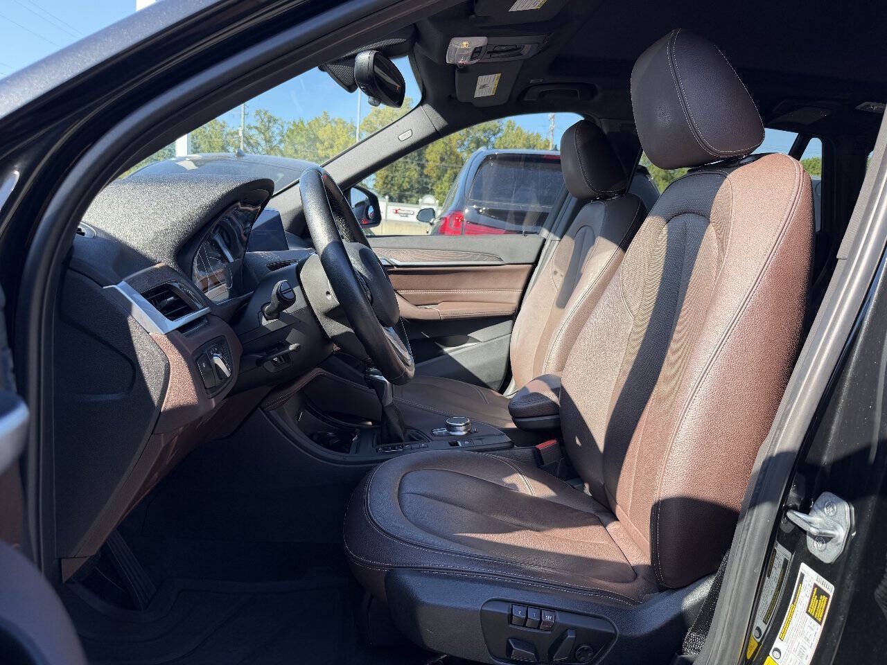 Used 2017 BMW X1 xDrive28i AWD/4WD image 8
