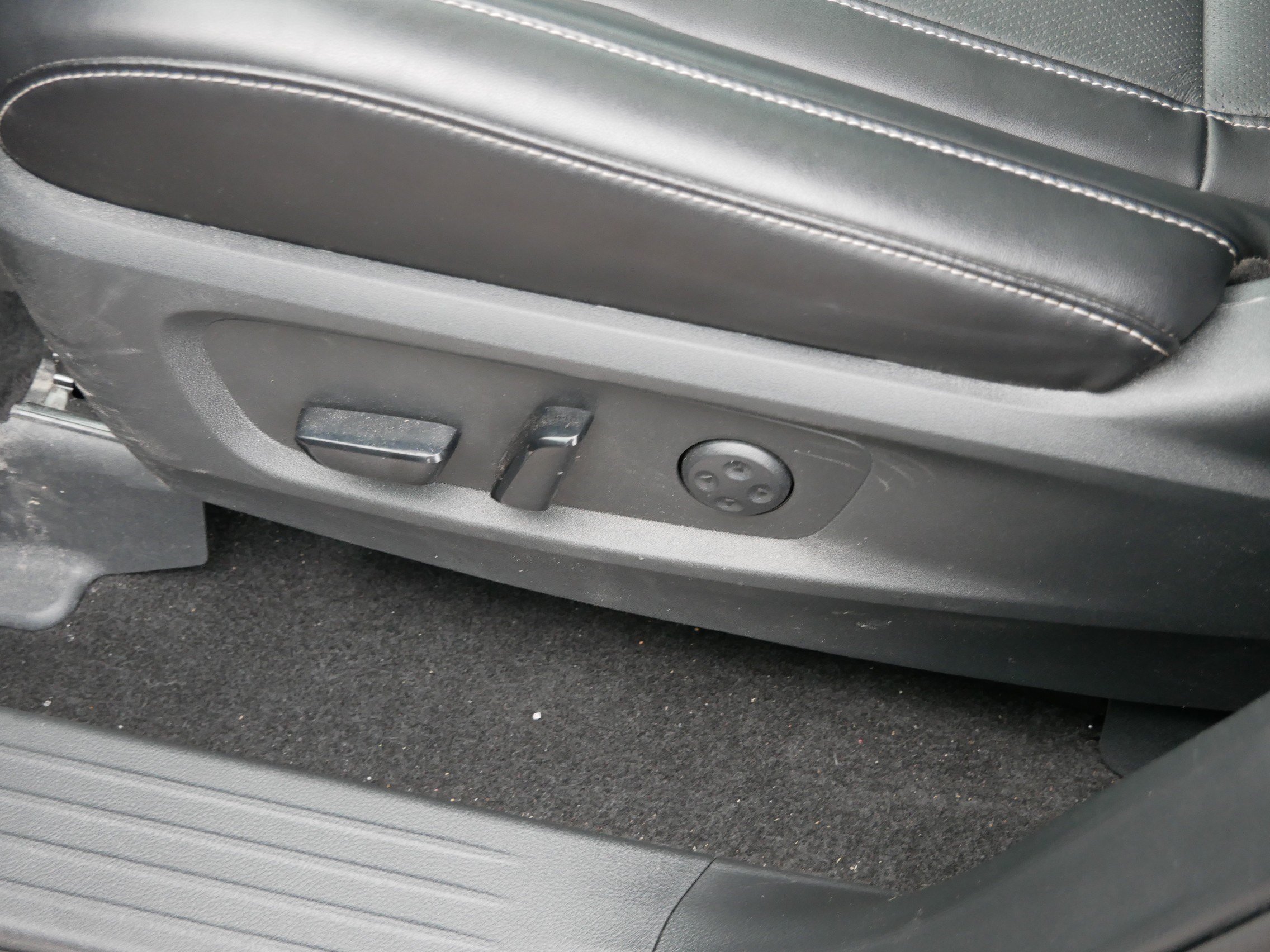 Used 2024 INFINITI QX60 Luxe AWD/4WD image 19