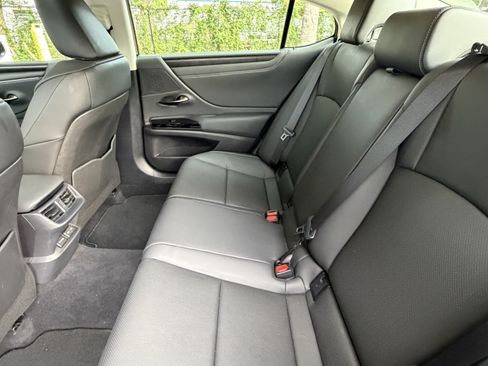 Used 2025 Lexus ES 350 w/ Premium Package FWD image 31