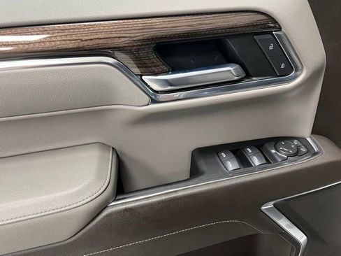 Used 2022 Chevrolet Silverado 1500 LT w/ Convenience Package II image 18