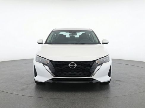 Used 2025 Nissan Sentra SV image 2