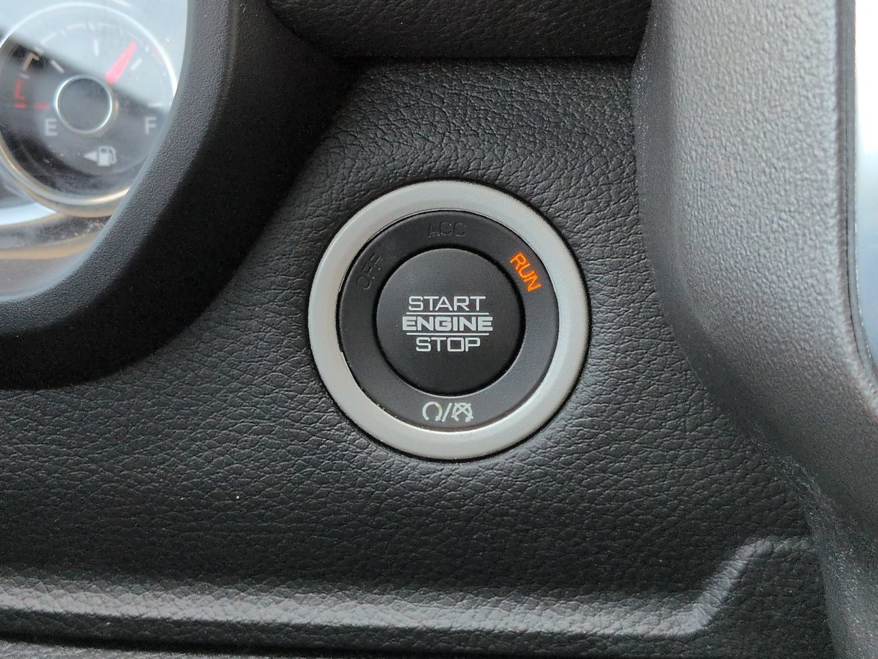 Used 2022 RAM 1500 Laramie w/ Sport Appearance Package AWD/4WD image 30