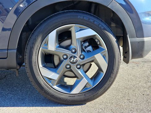 Used 2023 Hyundai Venue Limited image 34