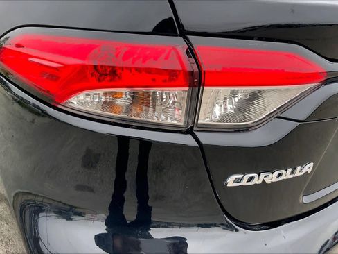 Used 2023 Toyota Corolla LE image 28