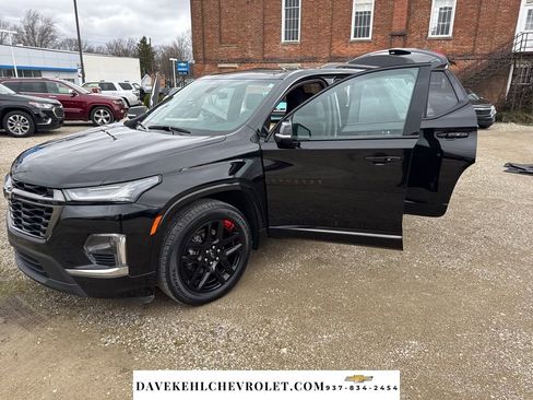 Used 2023 Chevrolet Traverse Premier w/ Redline Edition image 28