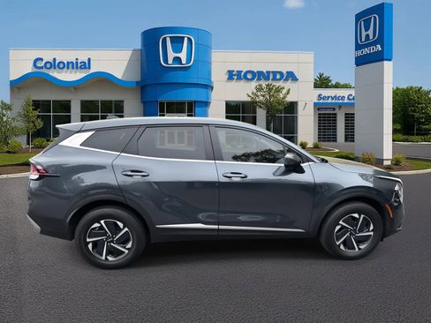 Used 2023 Kia Sportage LX image 8