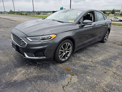 Used 2020 Ford Fusion SEL FWD image 3