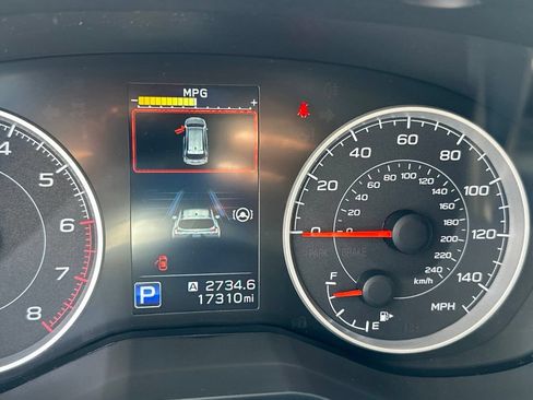 Used 2022 Subaru Ascent Premium w/ Convenience Package AWD/4WD image 12