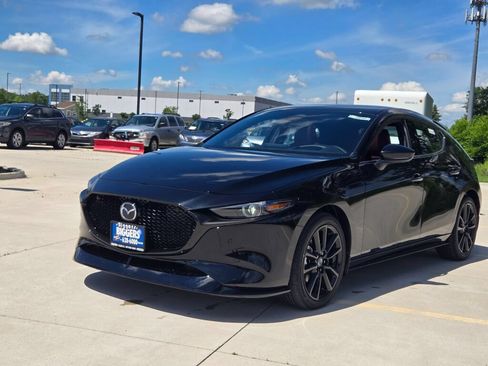 New 2026 MAZDA MAZDA3 Hatchback w/Premium Plus Pkg AWD/4WD image 3