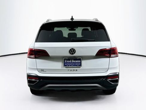 Certified 2024 Volkswagen Taos SE FWD image 6