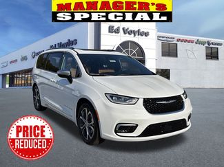 New 2026 Chrysler Pacifica Pinnacle video 1