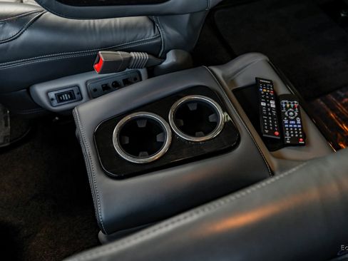 Used 2023 Chevrolet Express 2500 image 56