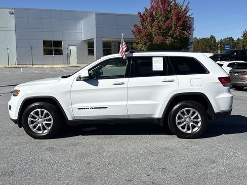 Used 2021 Jeep Grand Cherokee Laredo image 7