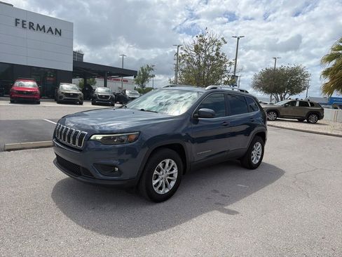 Used 2019 Jeep Cherokee Latitude w/ Cold Weather Group image 1
