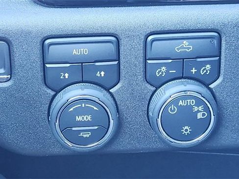 Used 2025 Chevrolet Silverado 1500 LT w/ Protection Package image 39