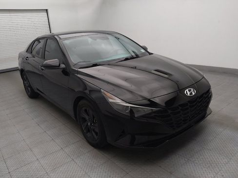 Used 2023 Hyundai Elantra SEL w/ Cargo Package FWD image 13