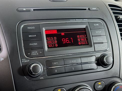 Used 2016 Kia Forte LX FWD image 21