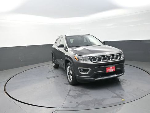 Used 2021 Jeep Compass Limited image 30