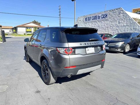 Used 2018 Land Rover Discovery Sport SE AWD/4WD image 2