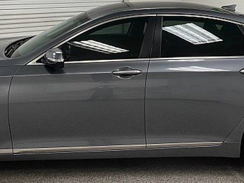 Used 2015 Hyundai Genesis 3.8 image 8