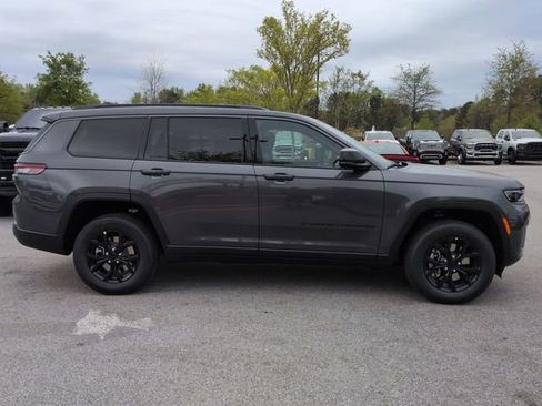 New 2026 Jeep Grand Cherokee L 2WD image 3
