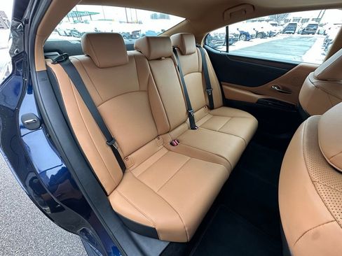 Used 2024 Lexus ES 350 w/ Premium Package image 26