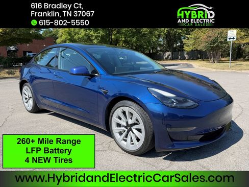 Used 2022 Tesla Model 3 Standard Range RWD image 1