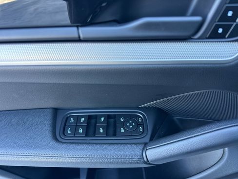 Certified 2025 Porsche Cayenne Coupe AWD/4WD image 12