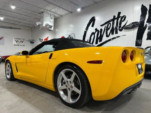 Used 2005 Chevrolet Corvette Convertible w/ Preferred Equipment Group RWD image 25