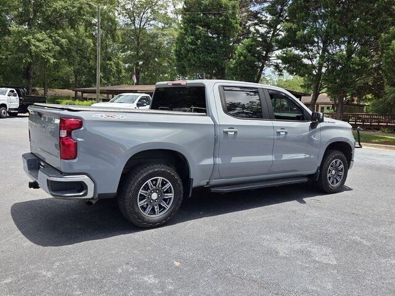 Used 2024 Chevrolet Silverado 1500 LT AWD/4WD image 16
