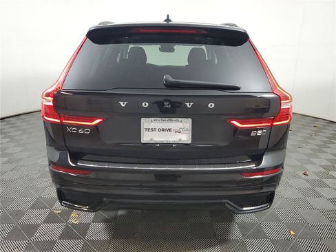 Certified 2025 Volvo XC60 B5 Ultra AWD/4WD image 5