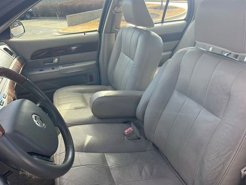Used 2007 Mercury Grand Marquis LS image 32