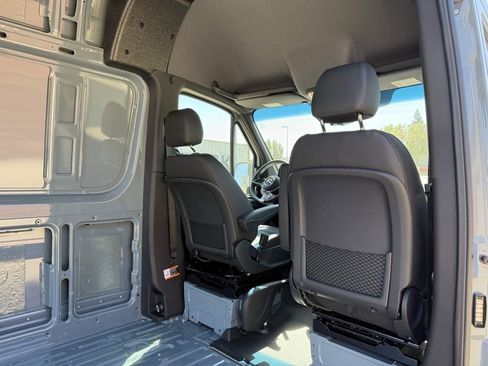 New 2025 Mercedes-Benz Sprinter 2500 image 18