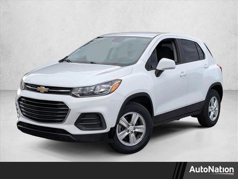 Used 2021 Chevrolet Trax LS w/ Tint and Cruise Package image 1
