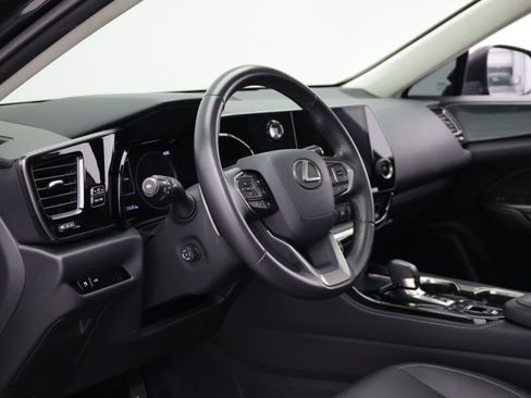 Used 2025 Lexus NX 250 FWD w/ Towing Package (2000 Lbs) image 13