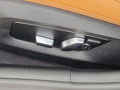 Used 2020 BMW 530e xDrive 530e xDrive iPerformance w/ Premium Package image 22