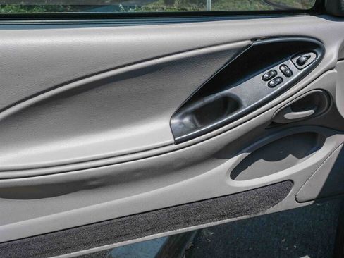Used 2002 Ford Mustang GT Deluxe image 21